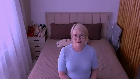 Sabrina MacMarren online show from May 25, 2026, 2:23 pm