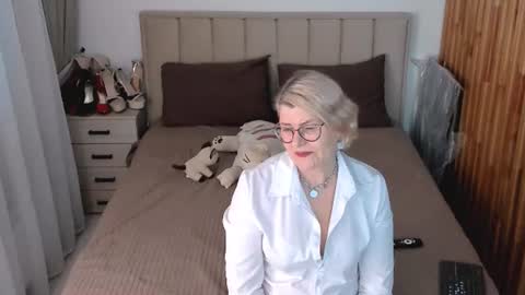 Sabrina MacMarren online show from July 3, 2026, 6:47 pm
