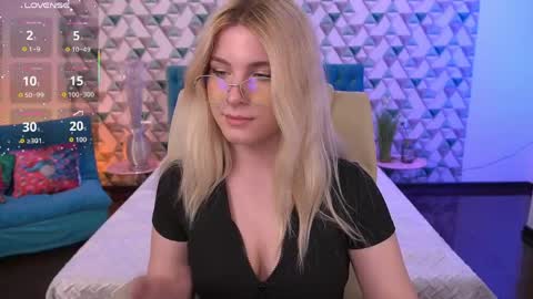 Snapshot of sabrinamuse chatting on May 17, 2026, 6:26 pm Sabrina online show from May 17, 2026, 6:26 pm