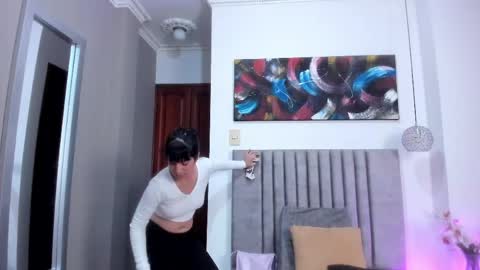 Snapshot of sabrinawarren_ chatting on May 8, 2026, 12:49 am Sabrina Warren online show from May 8, 2026, 12:49 am