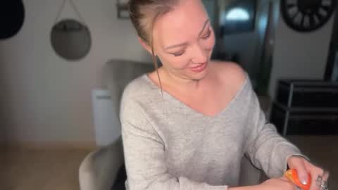 sacha__xx online show from March 13, 2026, 6:42 am