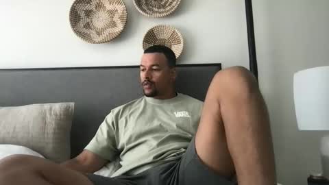 Snapshot of sack_draggin chatting on May 10, 2026, 2:33 pm Beezy online show from May 10, 2026, 2:33 pm