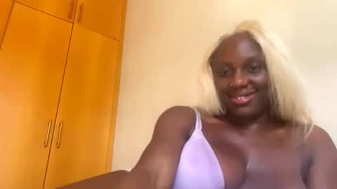 Snapshot of sade991803 chatting on June 10, 2026, 2:16 pm Onika online show from June 10, 2026, 2:16 pm