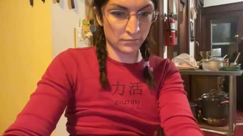 Snapshot of sadie_stars chatting on February 5, 2025, 1:26 am Sadie online show from February 5, 2025, 1:26 am