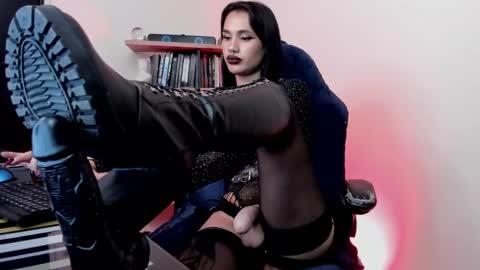 Aly independent model online show from February 25, 2025, 8:51 pm