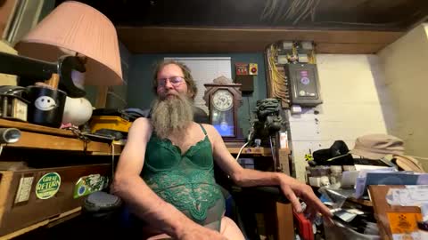 Snapshot of safety_fist chatting on January 18, 2025, 10:17 am safety_fist online show from January 18, 2025, 10:17 am