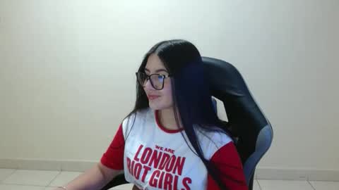 Snapshot of sahaliefox_ chatting on April 29, 2026, 10:05 pm Sahaliefox online show from April 29, 2026, 10:05 pm