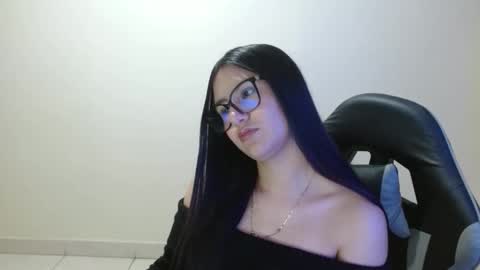 Snapshot of sahaliefox_ chatting on May 7, 2026, 9:20 pm Sahaliefox online show from May 7, 2026, 9:20 pm