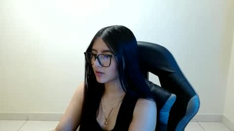 Sahaliefox  online show from June 7, 2026, 6:33 pm