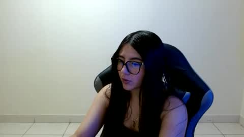 Sahaliefox  online show from June 13, 2026, 6:50 pm