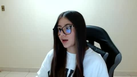 Sahaliefox  online show from June 24, 2026, 9:14 pm