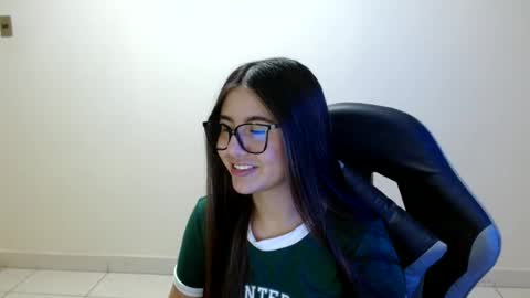 Sahaliefox  online show from June 26, 2026, 9:08 pm