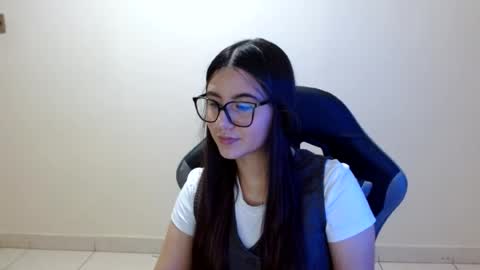 Sahaliefox  online show from July 18, 2026, 5:17 pm
