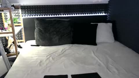 sailormoon40 online show from February 27, 2026, 6:02 am