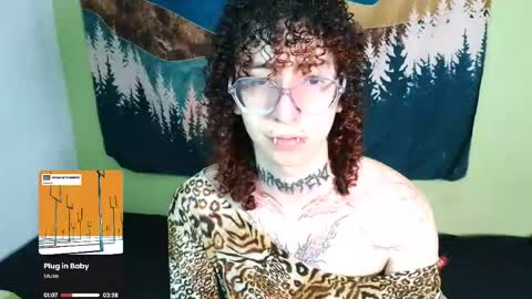 Snapshot of salemqueer_ chatting on April 26, 2026, 7:11 pm Sam online show from April 26, 2026, 7:11 pm