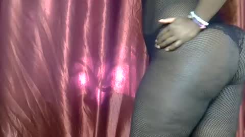 sally_bee1 online show from June 18, 2026, 6:24 am