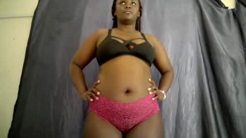 sally_bee1 online show from July 26, 2026, 7:43 pm