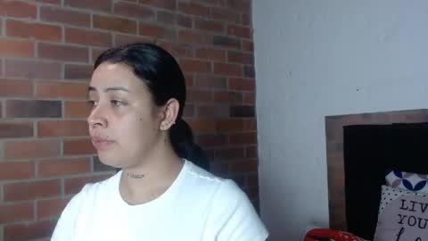 Snapshot of salome__hills chatting on April 19, 2026, 7:27 pm online show from April 19, 2026, 7:27 pm