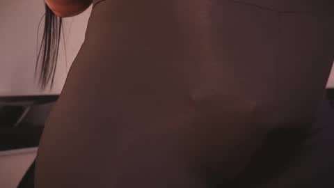 Snapshot of salomekross_ chatting on September 25, 2025, 4:27 am Salome Kross online show from September 25, 2025, 4:27 am