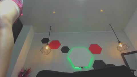 martina online show from September 12, 2025, 1:49 am