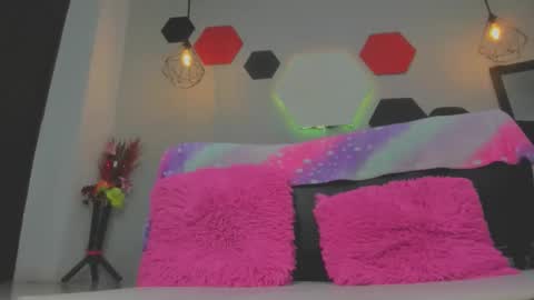 martina online show from September 28, 2025, 3:45 am