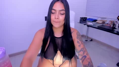 Snapshot of salommecruz01 chatting on February 23, 2025, 11:14 pm Salomme Cruz online show from February 23, 2025, 11:14 pm