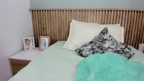 Salome online show from October 3, 2025, 9:56 pm