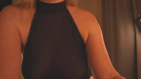 Snapshot of saltedhoney chatting on May 16, 2026, 7:56 pm IsaBella- online show from May 16, 2026, 7:56 pm