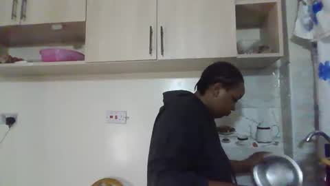 Snapshot of salty_surprise_ chatting on December 15, 2025, 4:33 pm salty_surprise_ online show from December 15, 2025, 4:33 pm