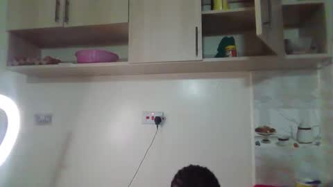 Snapshot of salty_surprise_ chatting on December 16, 2025, 6:24 pm salty_surprise_ online show from December 16, 2025, 6:24 pm