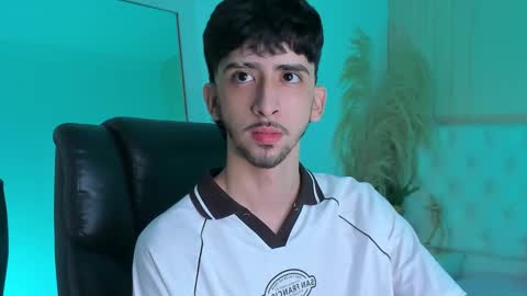 Snapshot of salvatore_monterey chatting on September 18, 2025, 9:06 pm salvatore online show from September 18, 2025, 9:06 pm