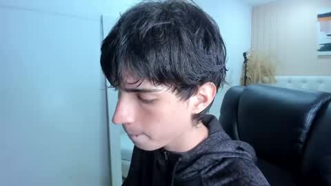 salvatore  online show from April 16, 2026, 11:29 pm