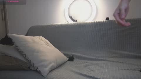 Esteban online show from March 28, 2026, 11:37 pm