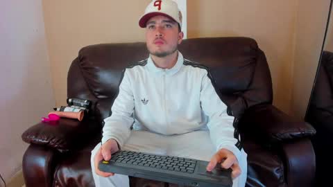 Snapshot of salvattore_muller chatting on April 21, 2026, 12:34 am Salvatore online show from April 21, 2026, 12:34 am
