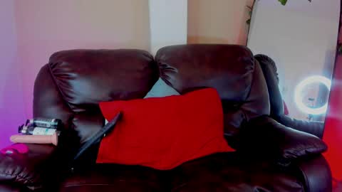 Snapshot of salvattore_muller chatting on May 19, 2026, 11:00 pm Salvatore online show from May 19, 2026, 11:00 pm