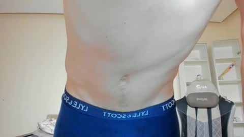 Snapshot of sam_huston18 chatting on February 18, 2025, 4:37 am BACK IN 2 WEEKS online show from February 18, 2025, 4:37 am