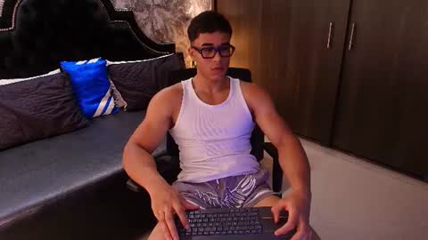 Snapshot of sam_rouge chatting on July 9, 2026, 3:21 am sam_rouge online show from July 9, 2026, 3:21 am
