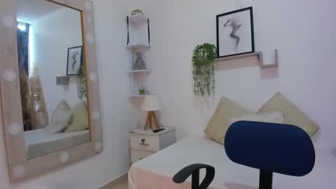 Snapshot of samanta_monroe4 chatting on September 29, 2025, 6:02 pm samanta online show from September 29, 2025, 6:02 pm