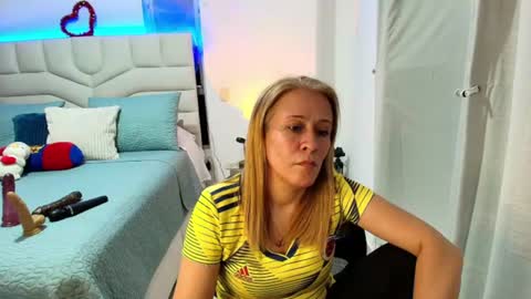 Samanta Stone online show from June 17, 2026, 9:38 pm