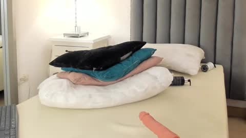  samanta  online show from March 1, 2025, 9:40 am