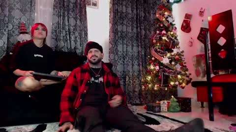 Snapshot of samantha_abrill chatting on December 11, 2024, 2:52 am Samantha and Victor online show from December 11, 2024, 2:52 am