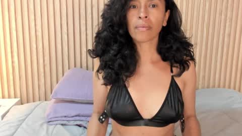 samantha_duart3 online show from April 23, 2026, 11:42 am