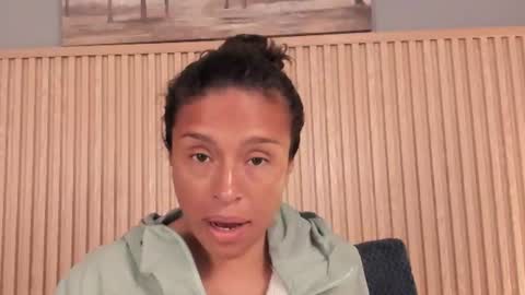 samantha_duart3 online show from June 23, 2026, 11:52 am