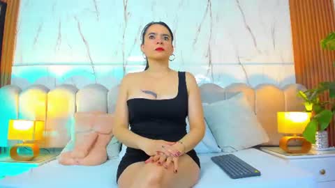 samantha_fiire online show from June 16, 2026, 12:08 pm