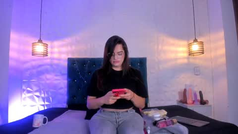 samantha_foxyy online show from April 7, 2026, 10:48 am