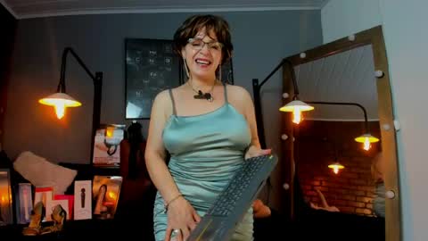 Snapshot of samantha_mature56 chatting on April 18, 2026, 2:26 am Sam online show from April 18, 2026, 2:26 am
