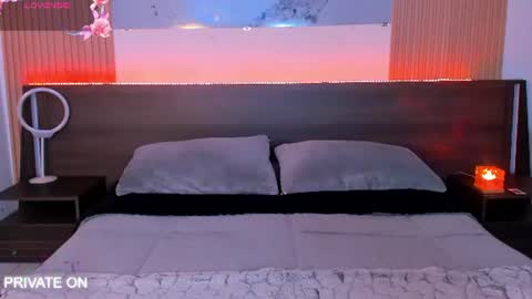 Snapshot of samantha_moons chatting on June 23, 2026, 12:41 am samantha_moons online show from June 23, 2026, 12:41 am