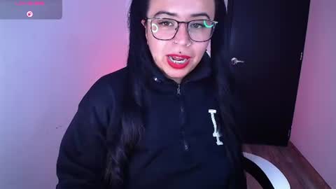 Snapshot of samantha_sd chatting on June 8, 2026, 8:42 pm Samantha online show from June 8, 2026, 8:42 pm