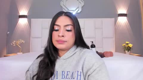  Samanthaa online show from November 12, 2025, 12:05 pm