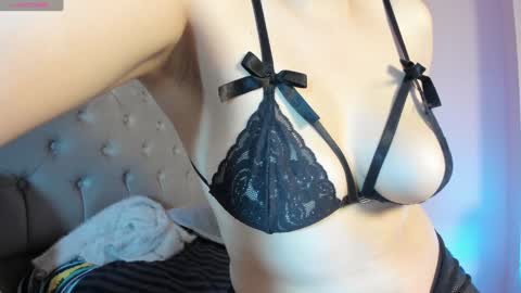 Snapshot of samanthaanderson chatting on December 3, 2024, 3:20 am Samantha Anderson online show from December 3, 2024, 3:20 am